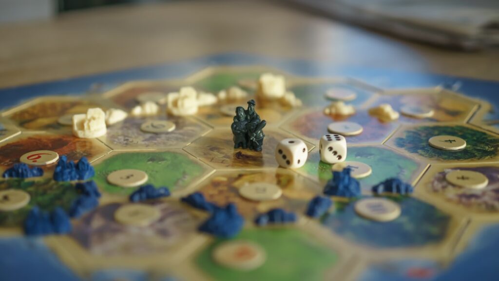 How to Play Hex — Bridges, Templates, and the Pie Rule